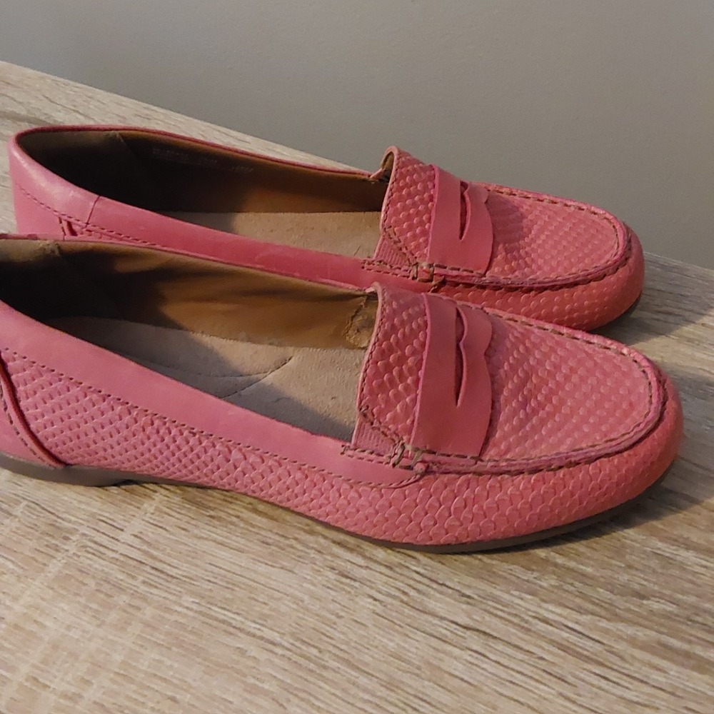 Clarks Collection Penny Loafers Flats Womens Size 7.5M Coral Slip On Casual Shoe - Picture 4 of 9